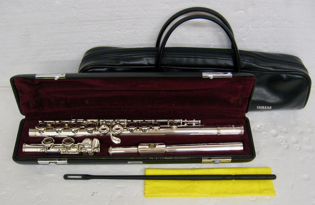 Yamaha Querflöte Modell YFL-411 II Silberrohr 925 Yamaha Querflöte Modell YFL-411 II Silberrohr 925